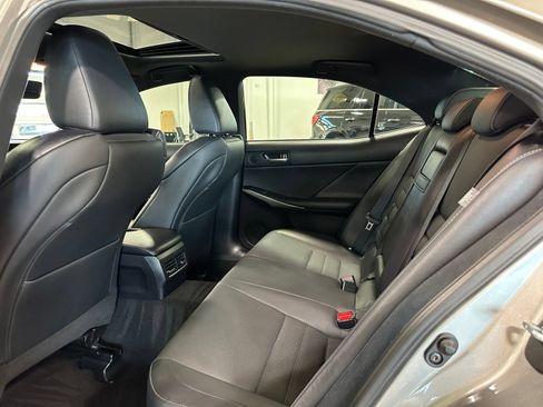 Used 2019 Lexus IS 350 F Sport w/ F Sport Package RWD image 38