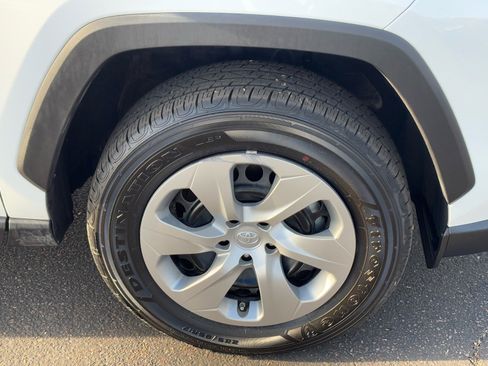 Certified 2022 Toyota RAV4 LE image 11