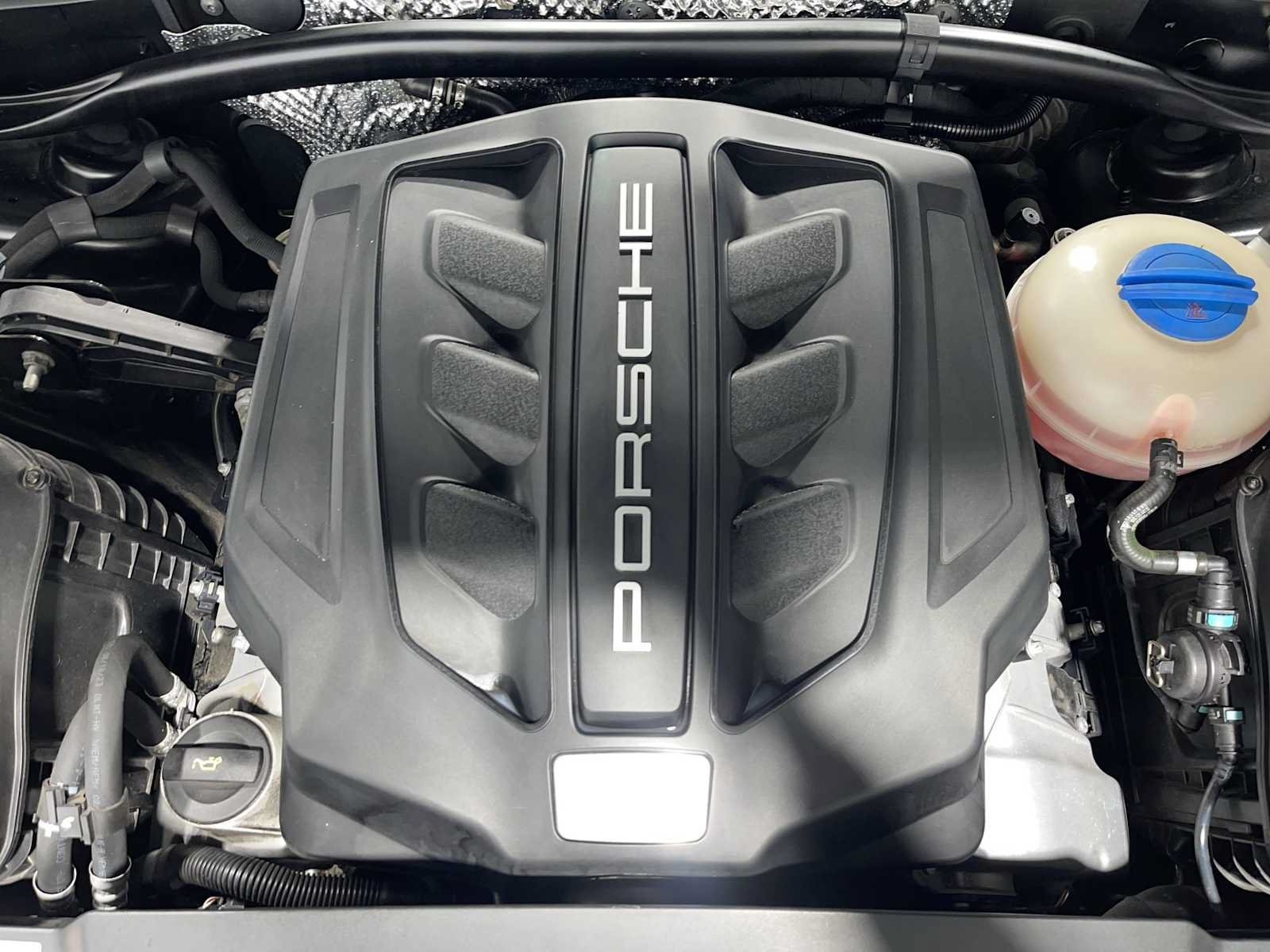 Used 2018 Porsche Macan GTS AWD/4WD image 9