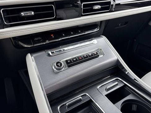 New 2026 Lincoln Aviator AWD image 29