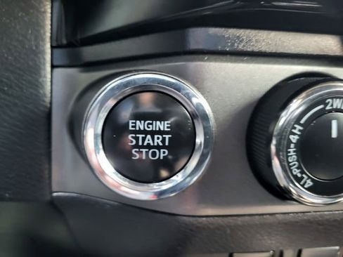 Used 2018 Toyota Tacoma TRD Off-Road image 24