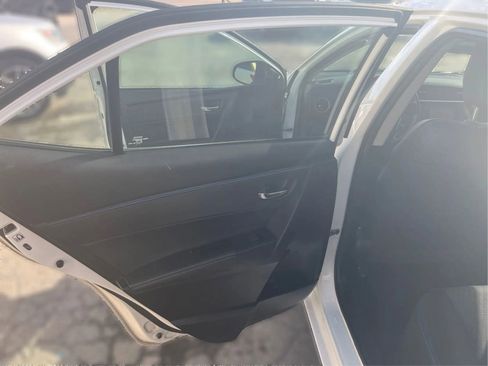 Used 2019 Toyota Corolla SE w/ Carpet Mat Package (TMS) image 25