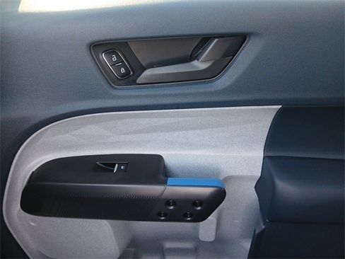 New 2025 Ford Maverick XLT image 17