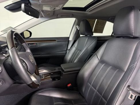 Used 2018 Lexus ES 350 w/ Luxury Package w/Wood Trim FWD image 5