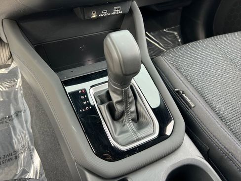 Certified 2025 Subaru Forester Premium image 27