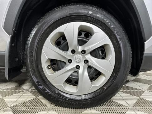 Used 2023 Toyota RAV4 LE AWD/4WD image 9