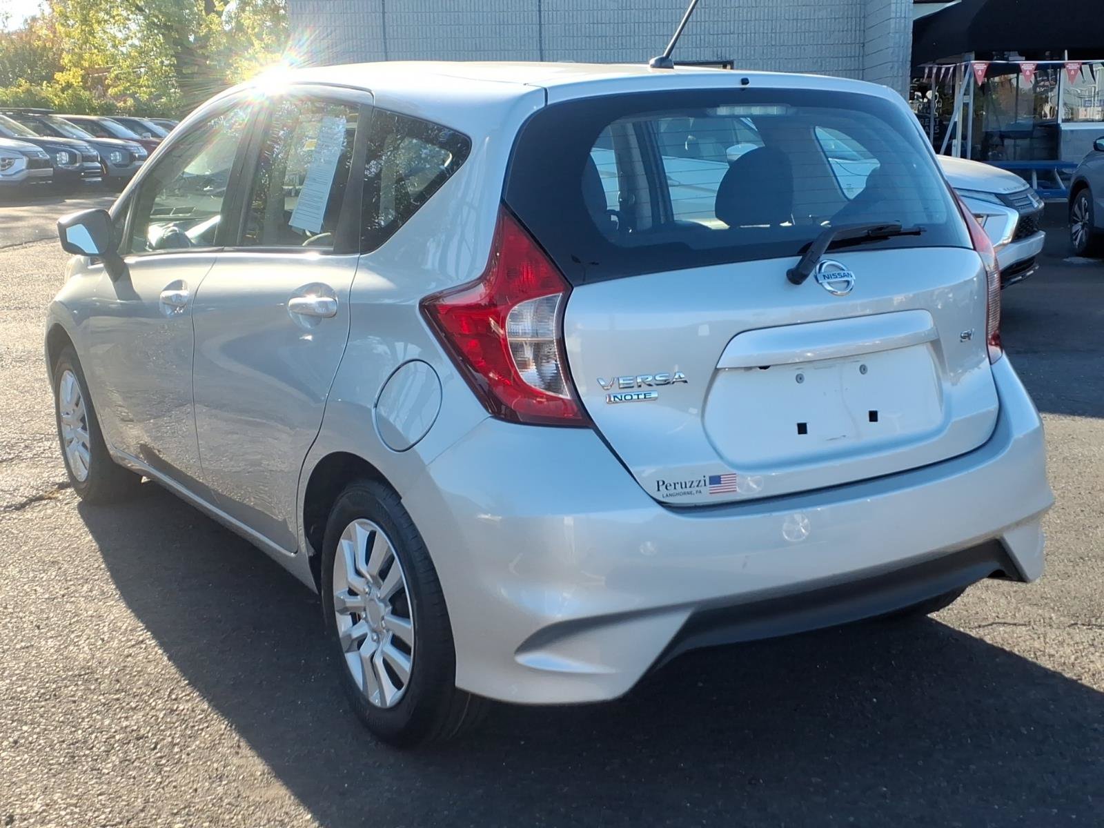 Used 2019 Nissan Versa Note SV FWD image 4