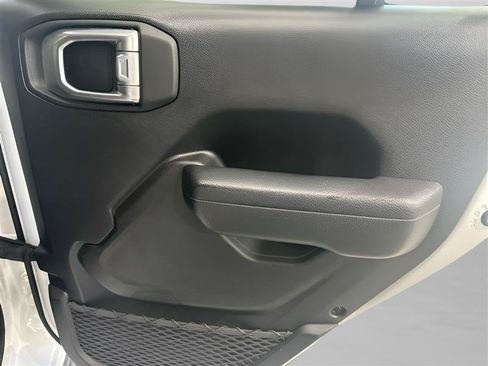 Used 2024 Jeep Wrangler Unlimited AWD/4WD image 18