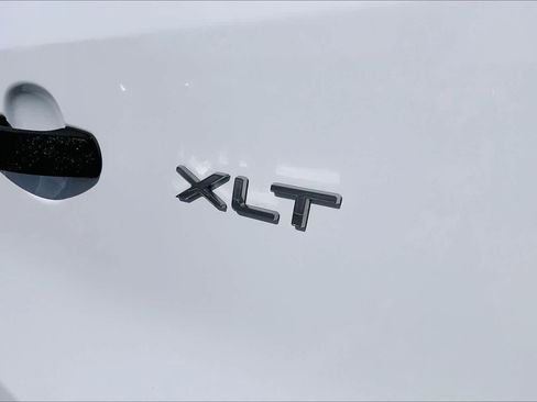 Used 2019 Ford Transit 150 XLT image 10