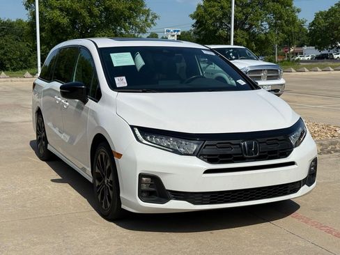Used 2025 Honda Odyssey Sport-L image 11