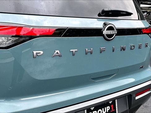 New 2026 Nissan Pathfinder SL image 15
