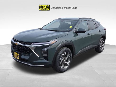 New 2026 Chevrolet Trax LT w/ LT Convenience Package FWD image 1