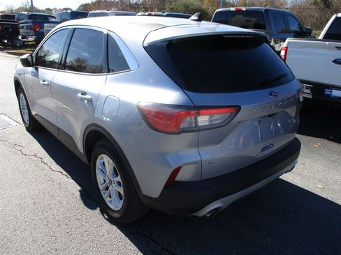 Used 2022 Ford Escape SE w/ Convenience Package image 3