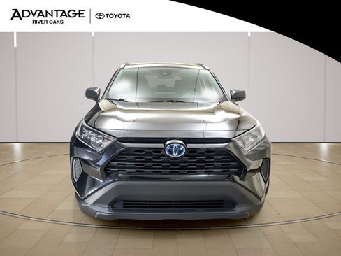 Used 2022 Toyota RAV4 LE AWD/4WD image 3
