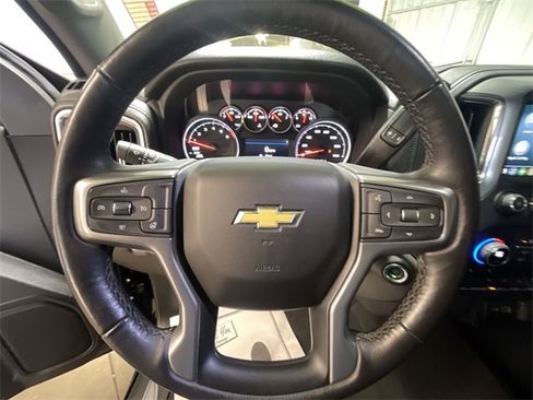 Used 2022 Chevrolet Silverado 1500 LT image 12
