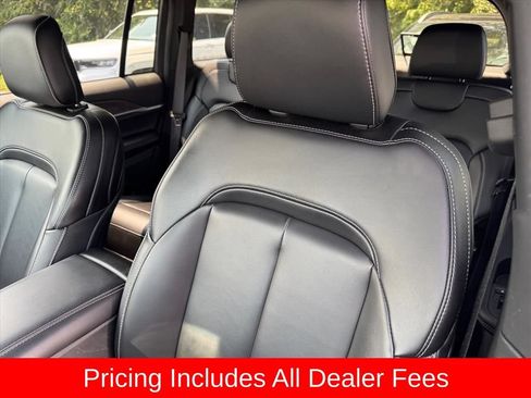 Used 2025 Jeep Grand Cherokee Limited w/ Black Appearance Package AWD/4WD image 6