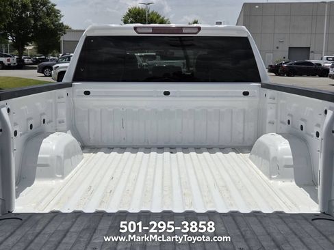 Used 2021 Chevrolet Silverado 1500 LT w/ Z71 Off-Road Package AWD/4WD image 13