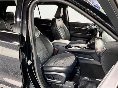 Used 2025 Ford Explorer ST-Line w/ ST-Line Street Pack image 29