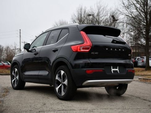 Certified 2025 Volvo XC40 B5 Plus image 5