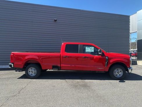 New 2025 Ford F250 XL w/ XL Chrome Package image 2