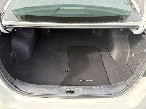Used 2024 Nissan Altima 2.5 SV image 13
