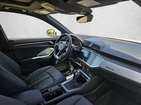 Used 2021 Audi Q3 2.0T Premium w/ Convenience Package AWD/4WD image 11