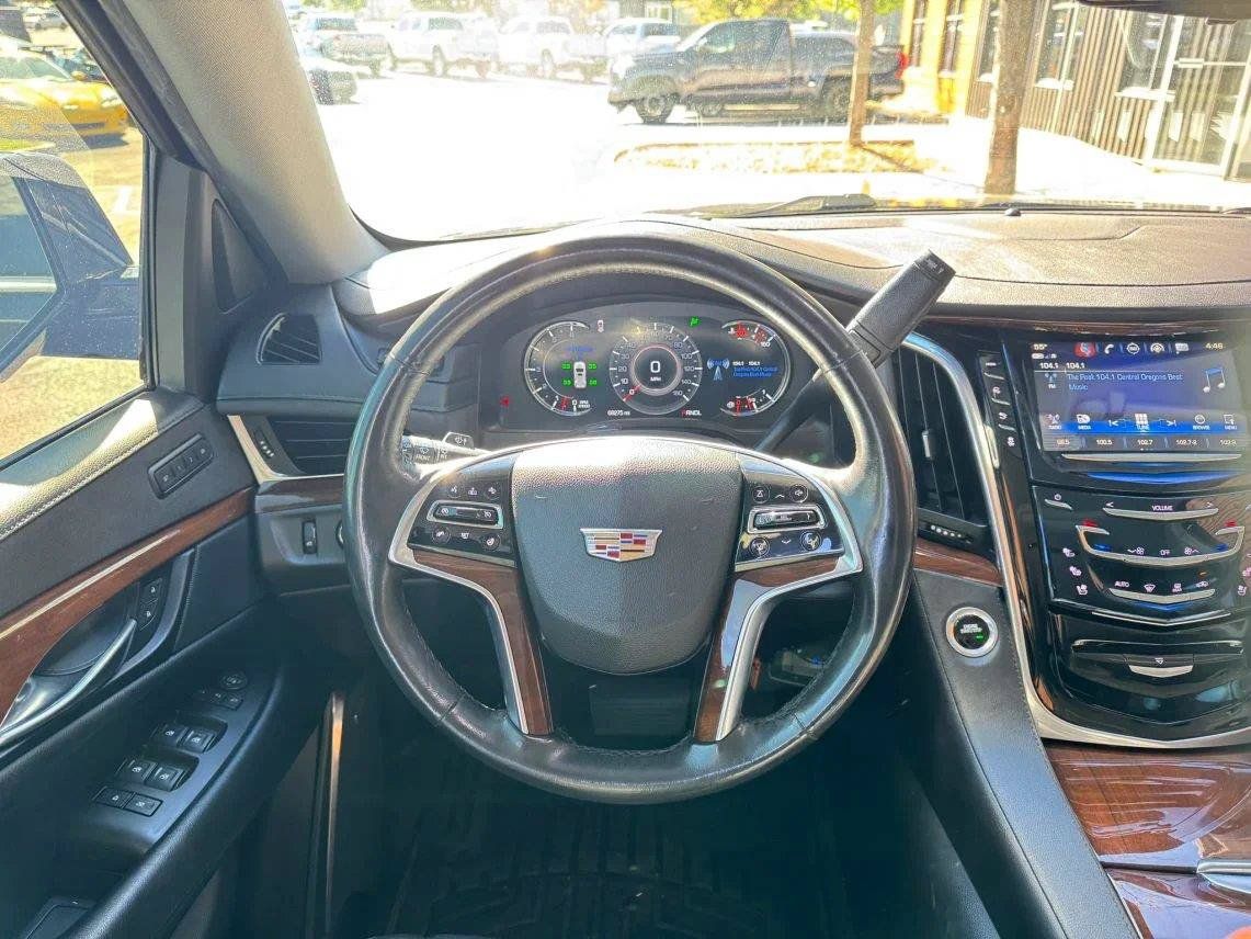 Used 2019 Cadillac Escalade ESV Premium Luxury AWD/4WD image 14