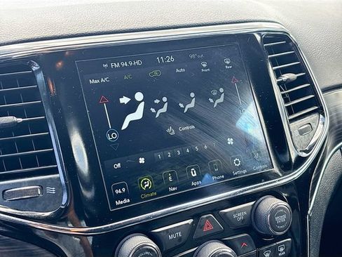 Used 2020 Jeep Grand Cherokee Limited AWD/4WD image 16