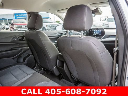 Used 2026 Chevrolet Trax LS w/ Driver Confidence Package FWD image 35