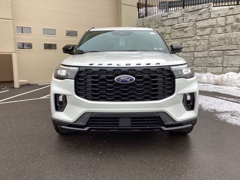 New 2026 Ford Explorer ST-Line w/ ST-Line Street Pack image 3