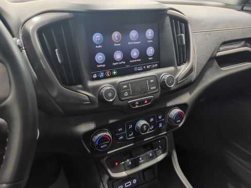 Used 2024 GMC Terrain AT4 w/ Tech Package AWD/4WD image 9