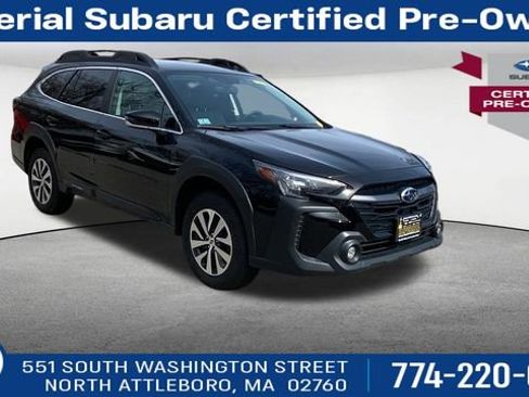 Certified 2025 Subaru Outback Premium AWD/4WD image 1