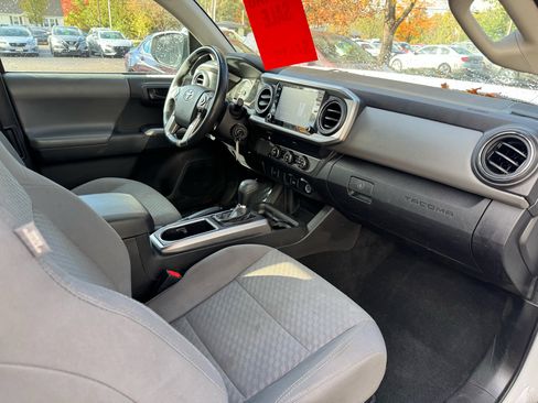 Used 2022 Toyota Tacoma SR5 image 14