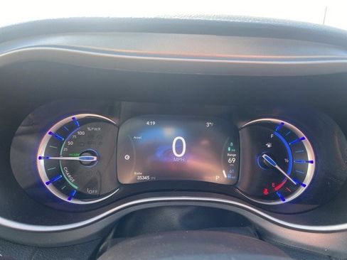 Used 2022 Chrysler Pacifica Touring-L w/ S Appearance Package image 12