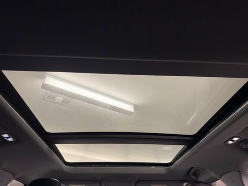 Used 2021 Ford Explorer XLT w/ Equipment Group 202A image 28