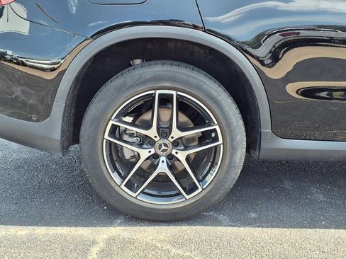 Used 2018 Mercedes-Benz GLC 300 4MATIC image 11