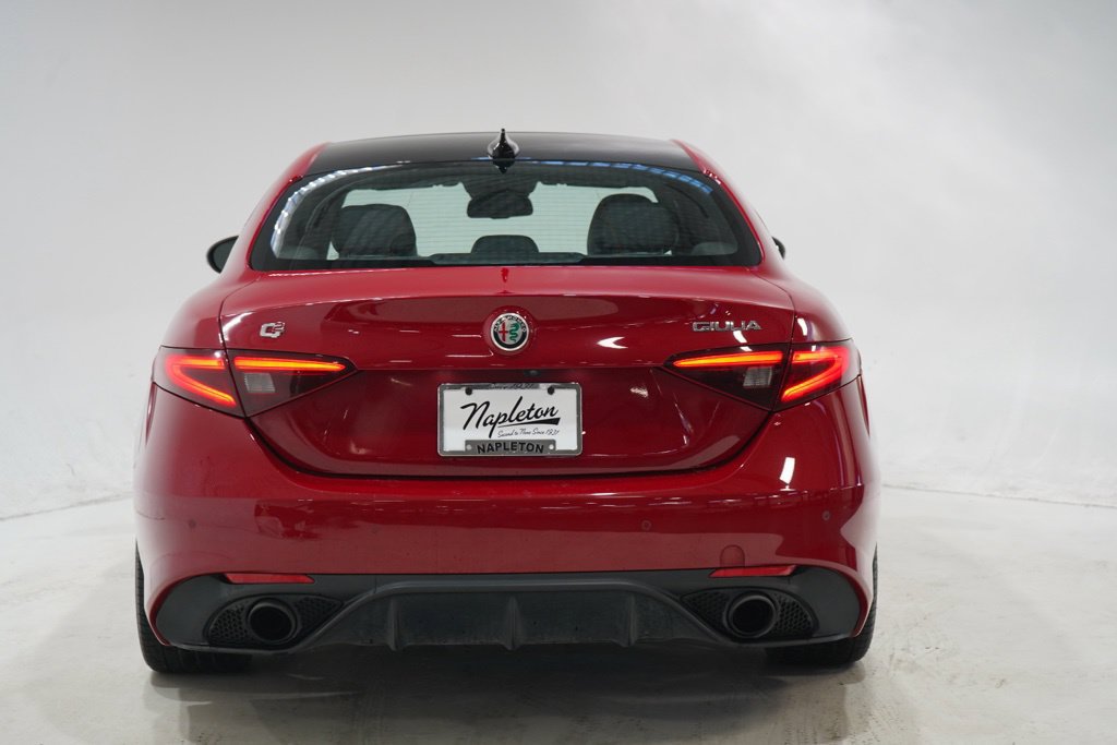 Used 2022 Alfa Romeo Giulia Veloce RWD image 6