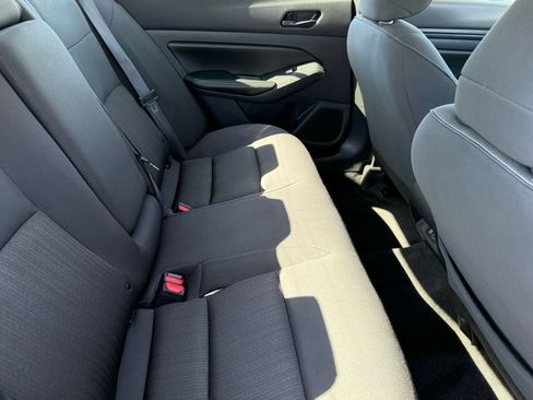 Used 2025 Nissan Altima 2.5 SV FWD image 29
