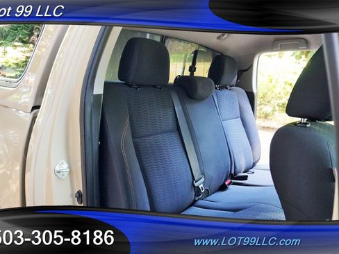 Used 2017 Toyota Tacoma SR5 w/ Tow Package AWD/4WD image 19