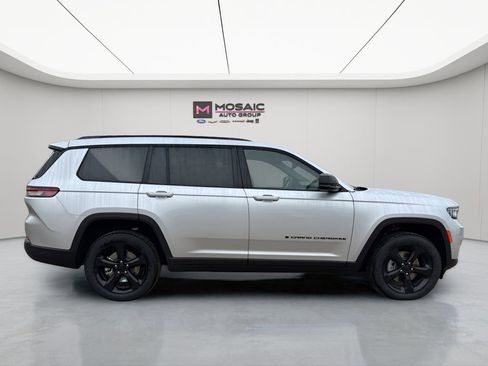 New 2025 Jeep Grand Cherokee L Limited w/ Luxury Tech Group II AWD/4WD image 2