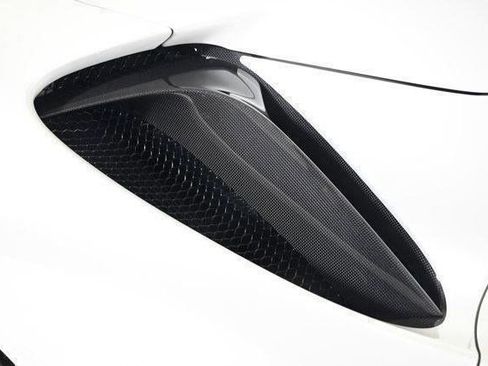 Used 2024 Ferrari SF90 Spider image 34