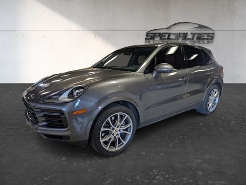 Used 2023 Porsche Cayenne w/ Premium Package AWD/4WD image 5