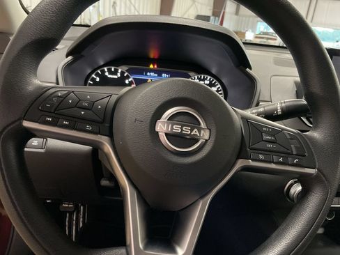 Used 2024 Nissan Altima 2.5 SV FWD image 16