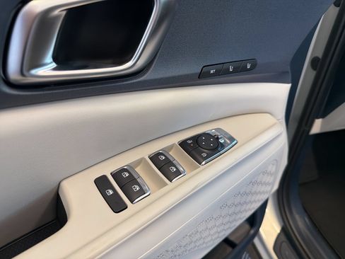 New 2026 Kia Carnival EX FWD image 19