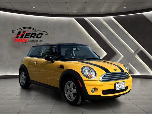 Used 2009 MINI Cooper Hardtop FWD image 1