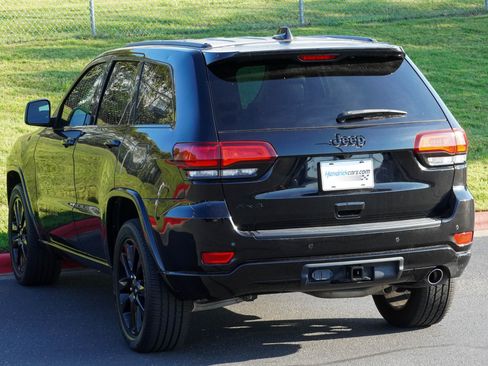 Used 2019 Jeep Grand Cherokee Altitude AWD/4WD image 7