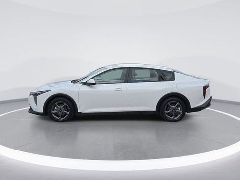 Used 2025 Kia K4 FWD image 1
