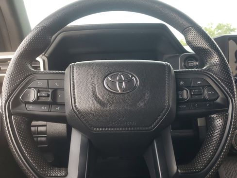Certified 2024 Toyota Tacoma SR5 AWD/4WD image 18