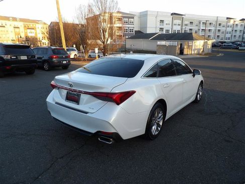Used 2021 Toyota Avalon XLE w/ Moonroof Package image 16