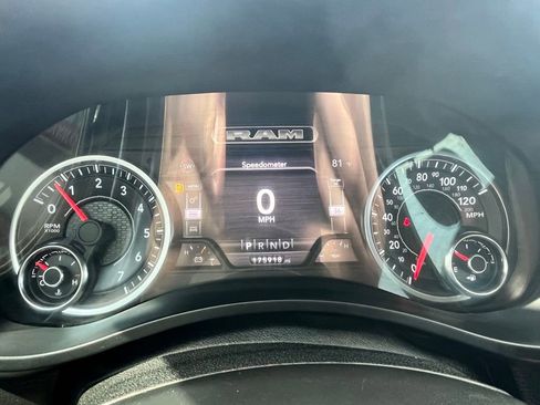 Used 2019 RAM 2500 Big Horn AWD/4WD image 12